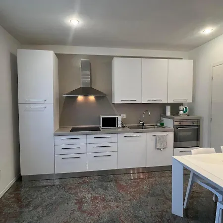 Un Nido Nel Centro Storico Con Garage Aosta